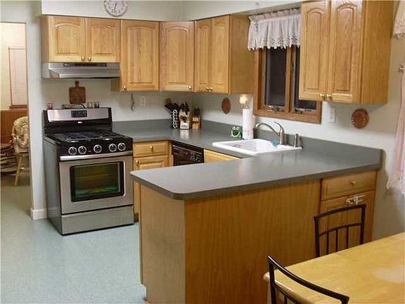 2nd image of 3 Cherrywood Dr