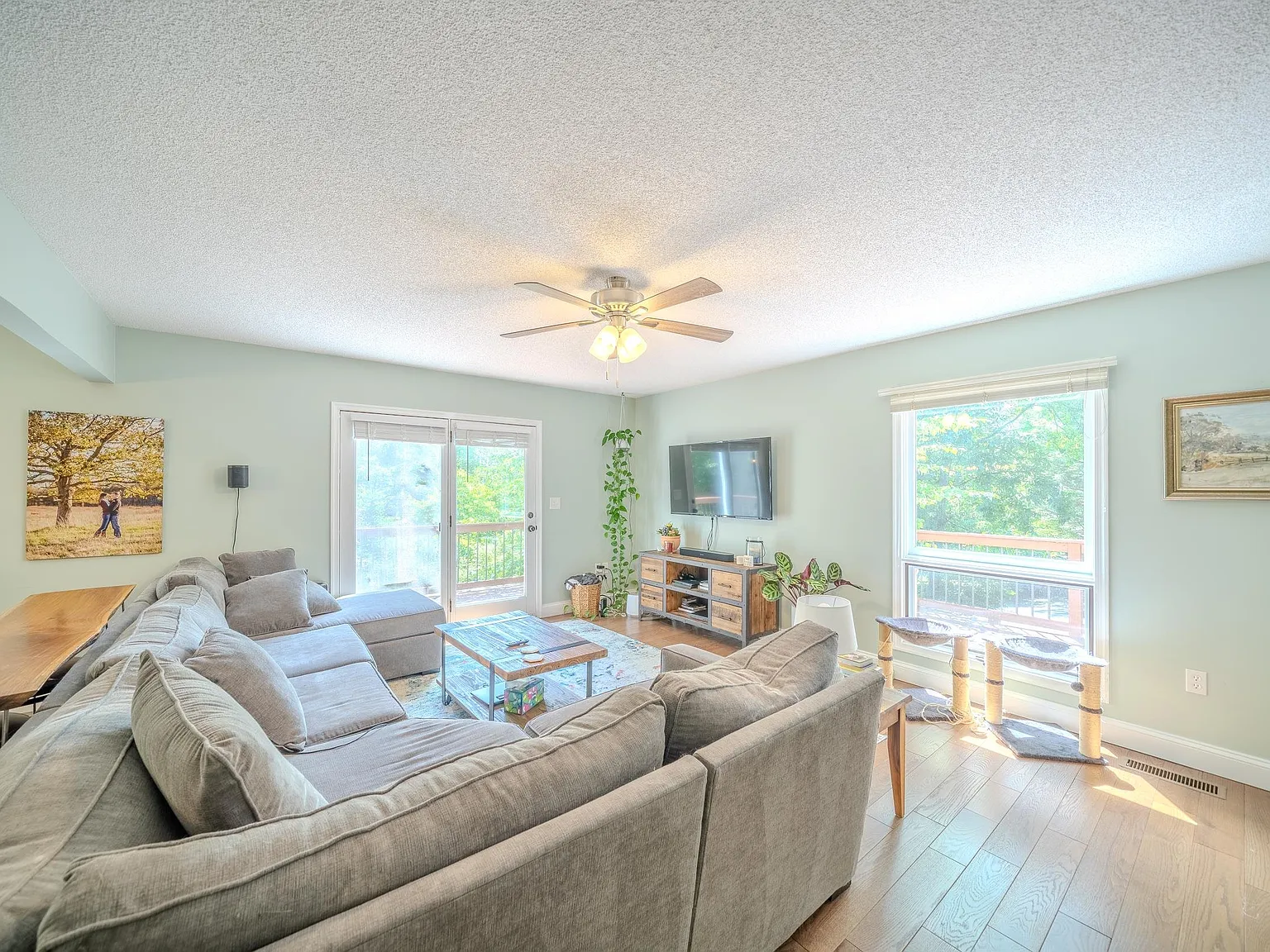 3 bed, 3.0 bath, 2348 sqft, $2,500 — Photo 4