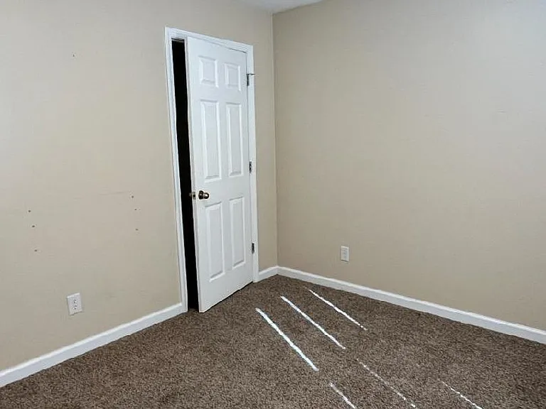 4229 Glenn Hill Manor — Photo 12