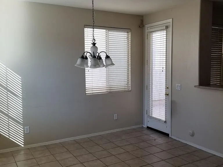 6616 W Adams St — Photo 5