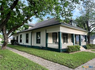 902 N 1st St, Temple, TX 76501