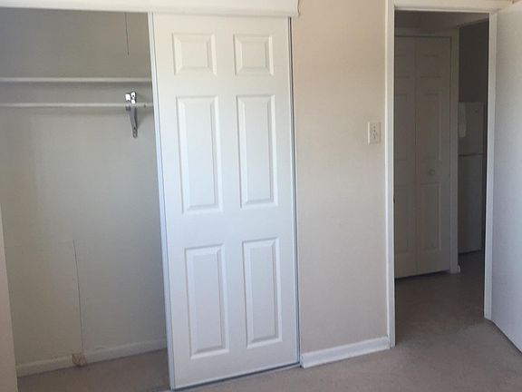 3rd image of 5-1810 Church St #5