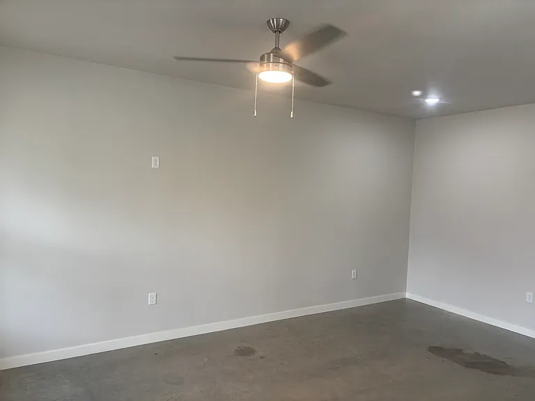 210 Broadway St — Photo 3