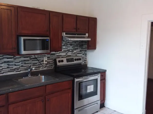 1706 Carswell St, Baltimore, MD 21218