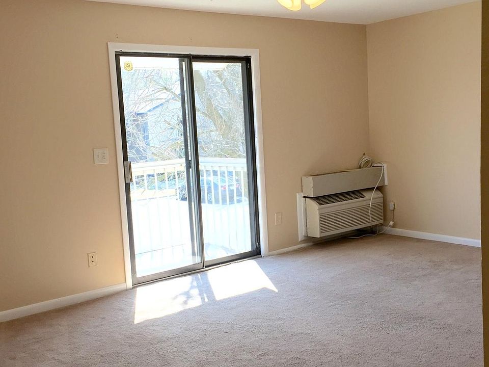 Living room pic1