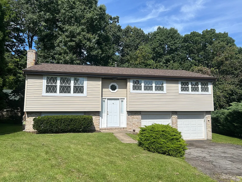 108 Sharbot Ct