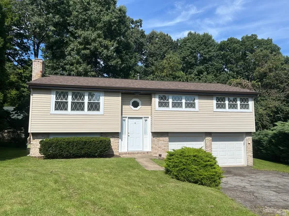 108 Sharbot Ct, Pittsburgh, PA 15237