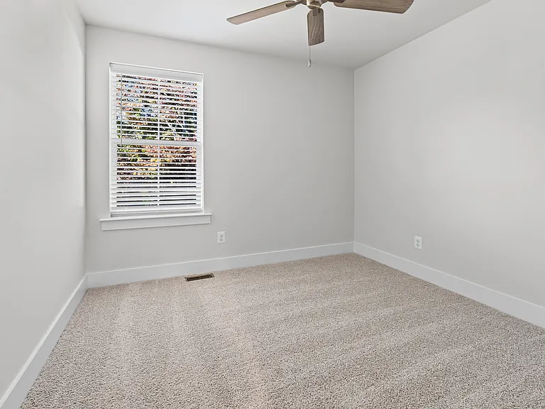 112 Rose Ct — Photo 21