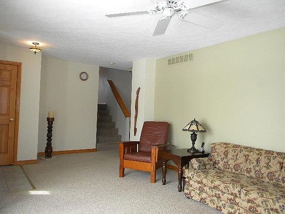 2nd image of 6353 Galahad Ct