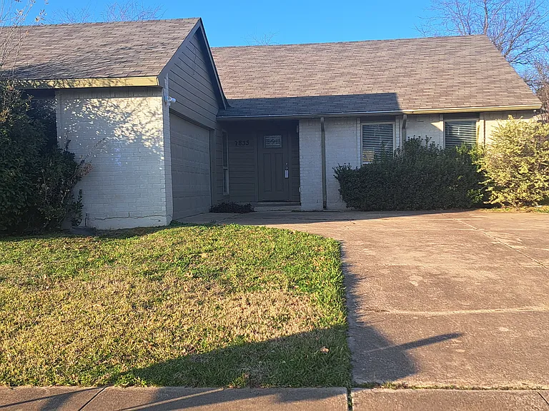 7833 Bermejo Rd — Photo 23