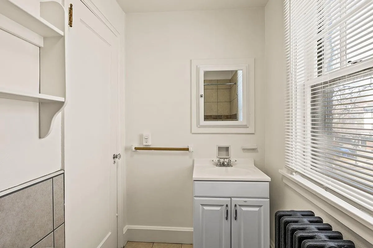 1 bed, 500 sqft, $1,025 — Photo 4