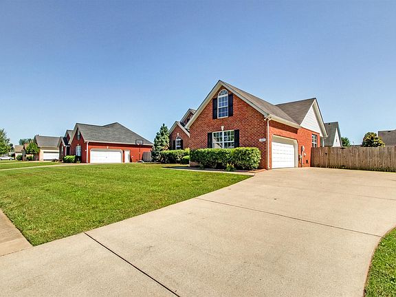 4th image of 3421 Leslie Ln
