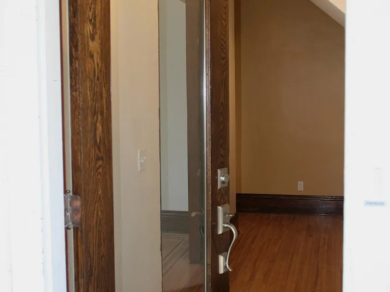 1411 Girard Ave N #1 — Photo 1