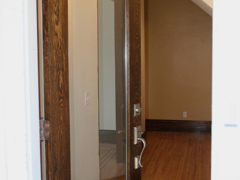 1st image of 1411 Girard Ave N #1