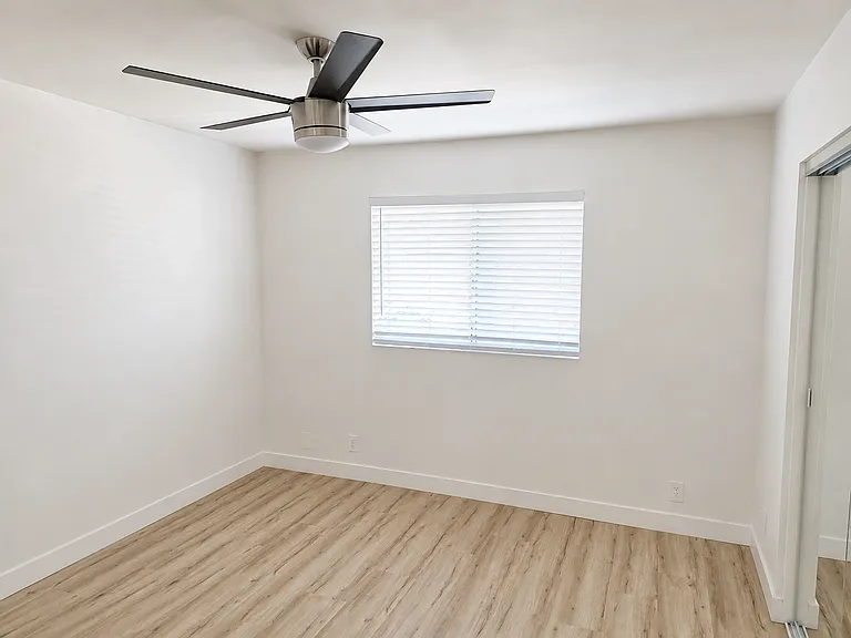 430 Gaviota Ave #203 — Photo 8