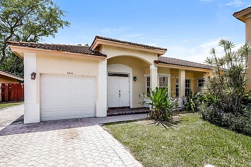 9216 SW 213th Ln Photo 1