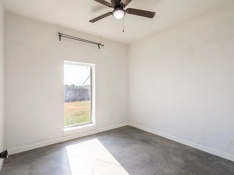 118 E County Road 120 — Photo 11