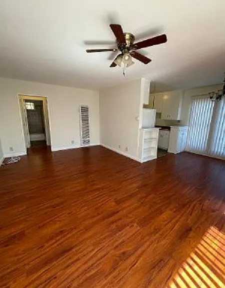 1607 N Harvard Blvd #1 — Photo 4