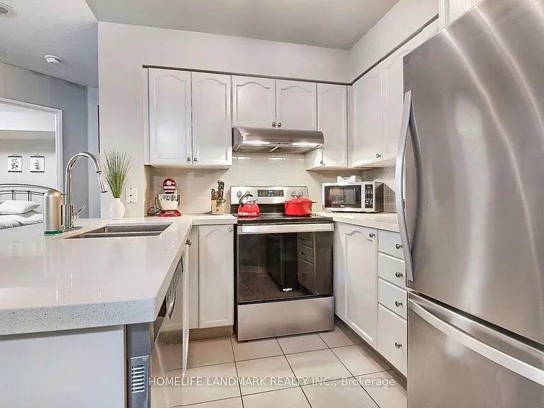 23 Hollywood Ave #711 — Photo 9