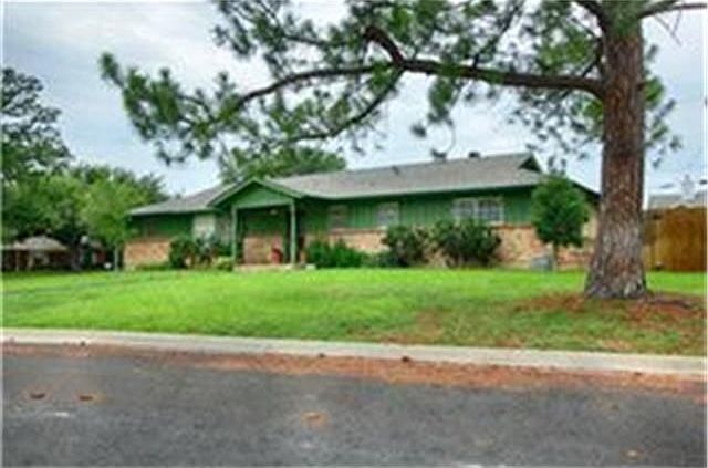 1st image of 2914 Brookhollow Dr