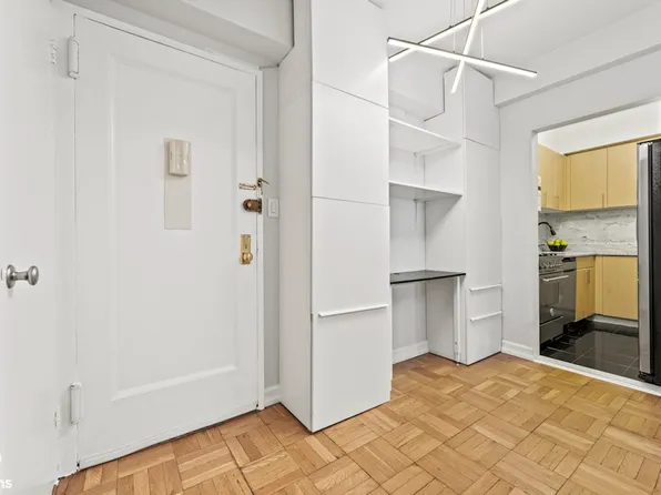 11 Riverside Drive image 7 of 13