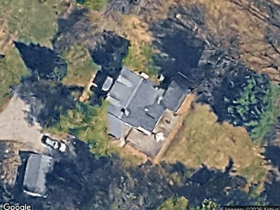 2nd image of 4 Chickadee Lane