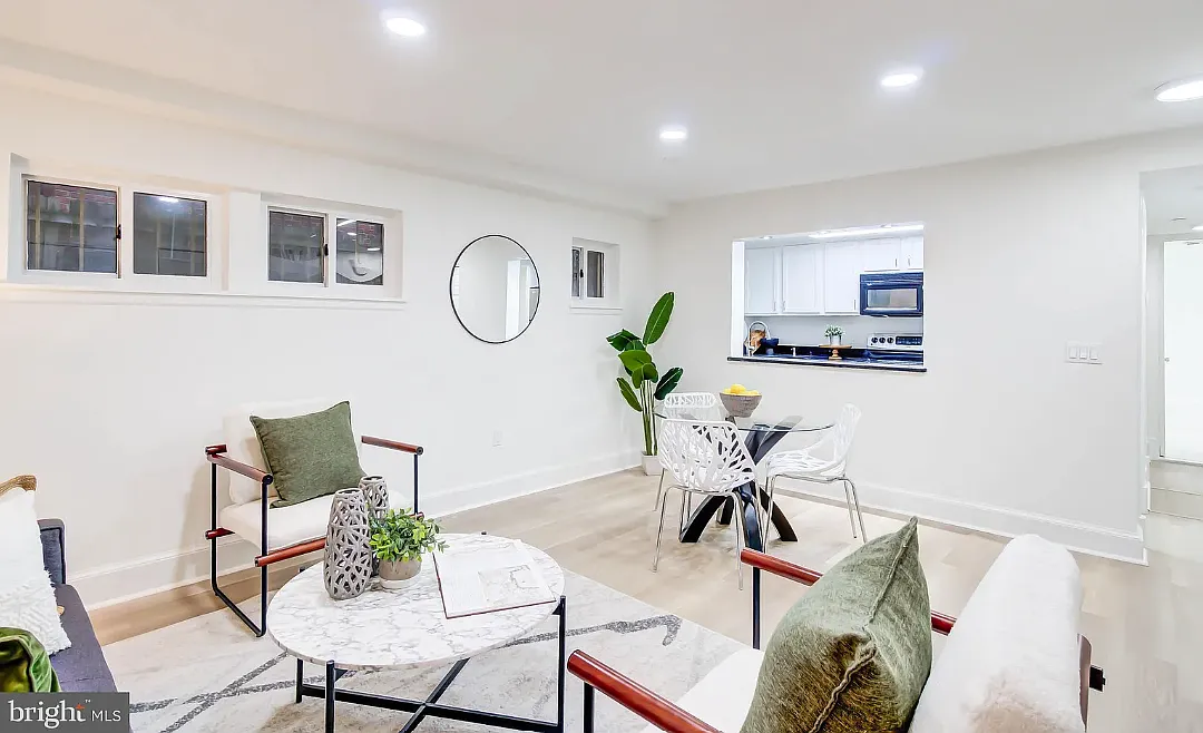 1673 Park Rd NW — Photo 1