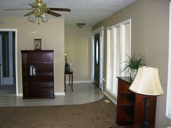 4th image of 104 Holmon Ct