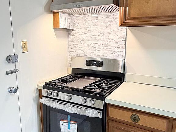 4th image of 6100 Westchester Park Dr APT 609