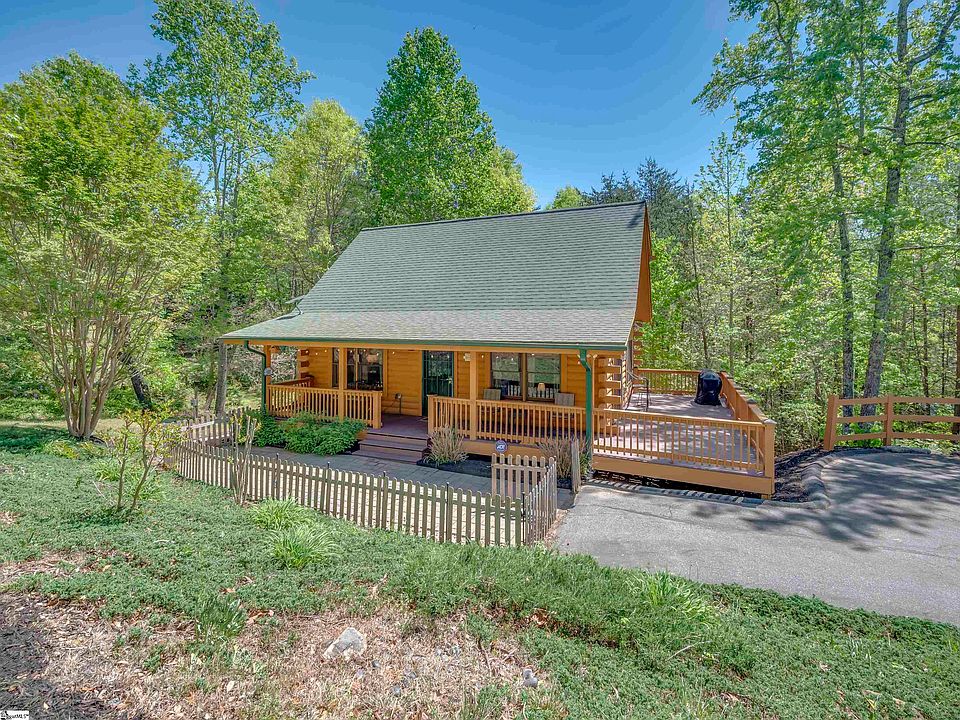 1st image of 125 Pine Ridge Dr