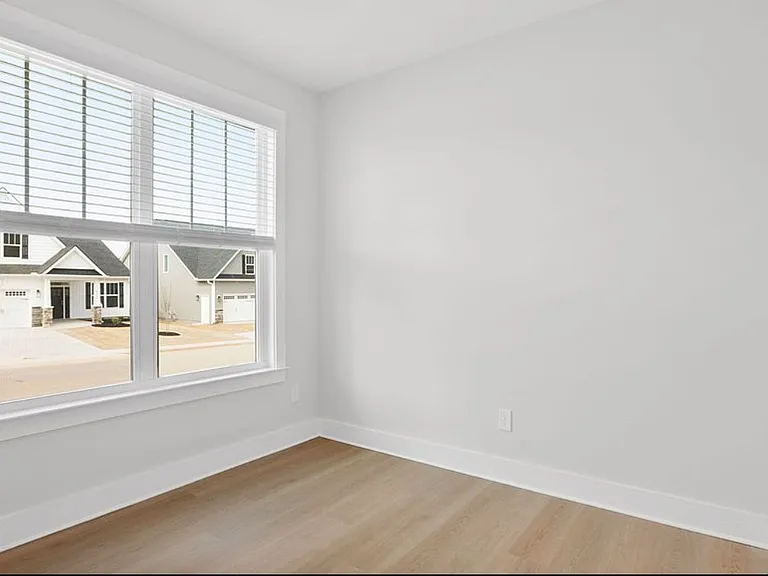 6008 Peregrine Ln — Photo 1