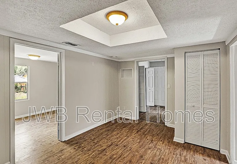 7957 Mattox Ave — Photo 5