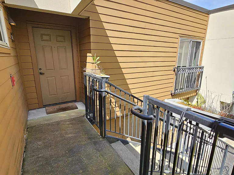 1535 SW Clay St #301 — Photo 49