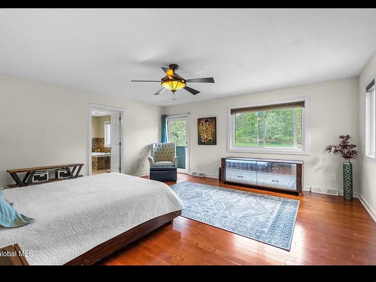 8 Fox Glove Ct — Photo 19