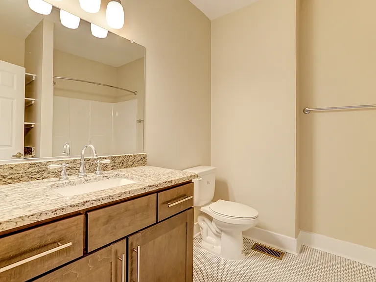 14 W Leigh St — Photo 16