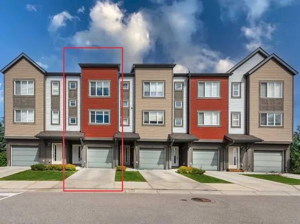 82 S Copperstone Cmn SE, Calgary, AB T2Z 5E4