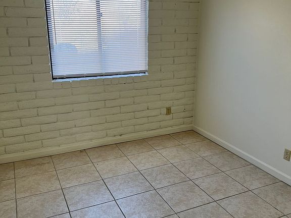2nd image of 575 Campbell St