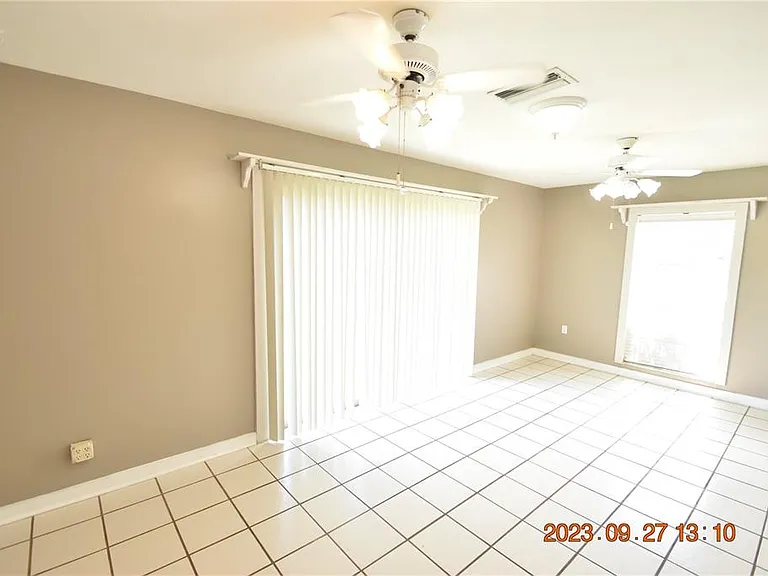 604 Southwood Cv — Photo 17