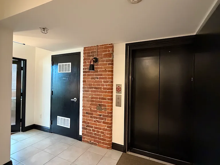 170 S Lincoln St #200 — Photo 43
