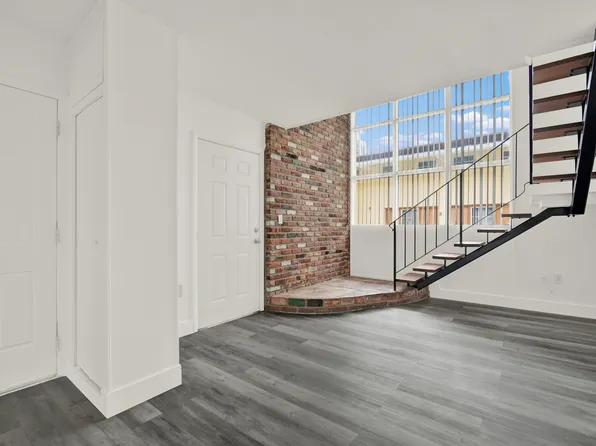 134 Salamanca Ave APT 16B, Miami, FL 33134