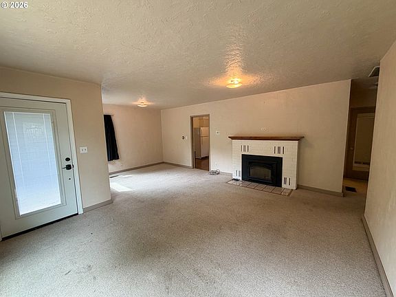 2nd image of 738 W Union St