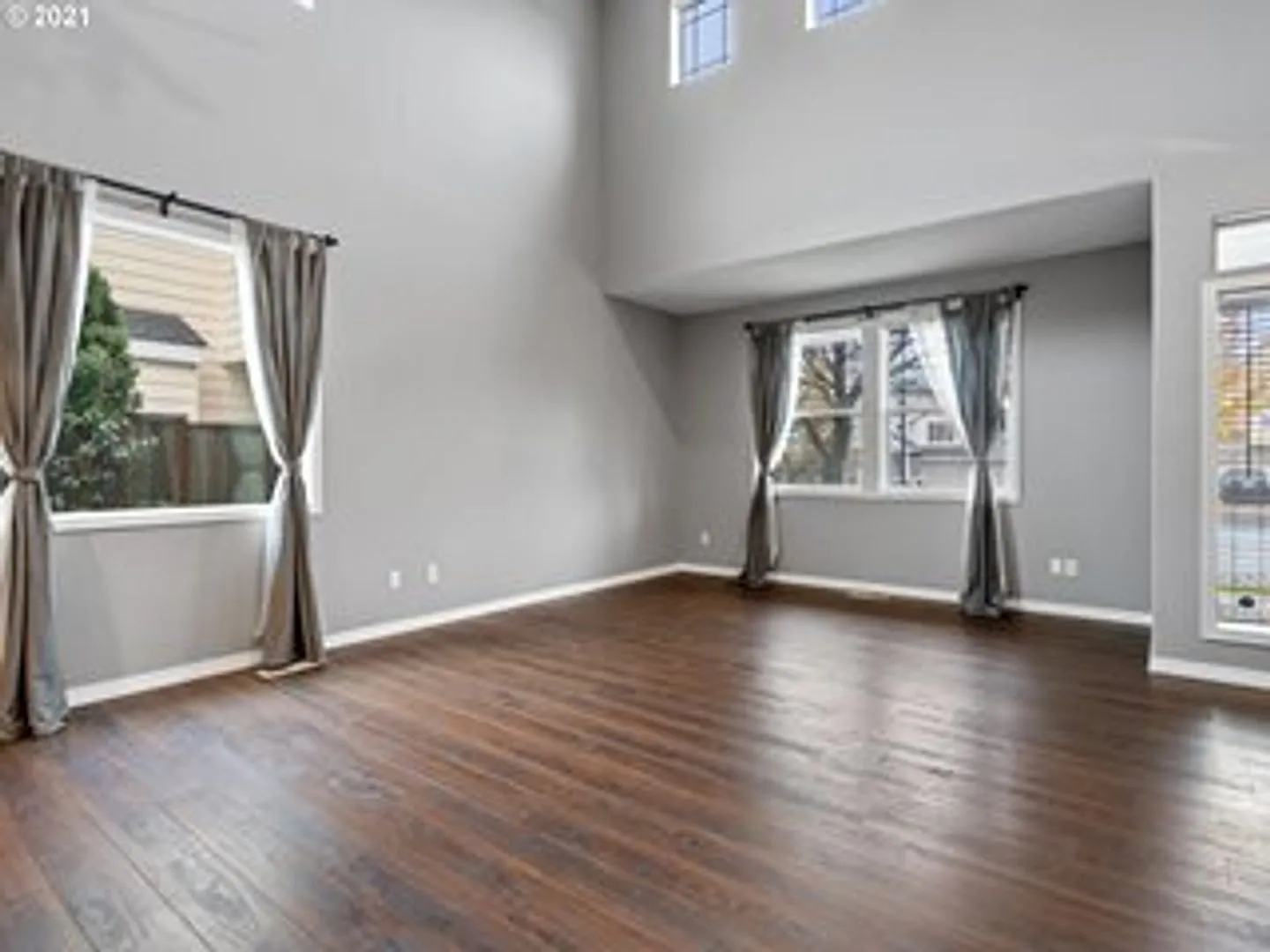 Happy Valley 4 Bedroom Home — Photo 2