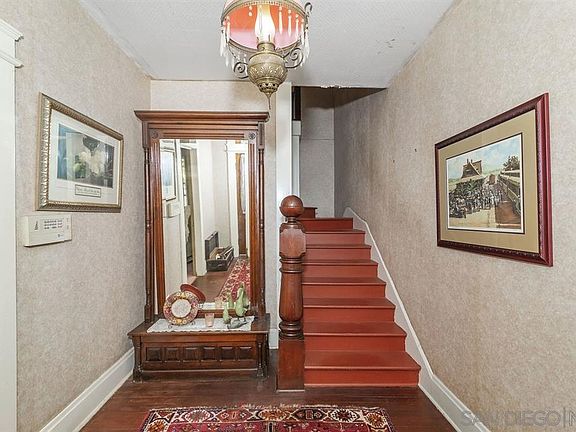 5th image of 525-527 E 4th Ave