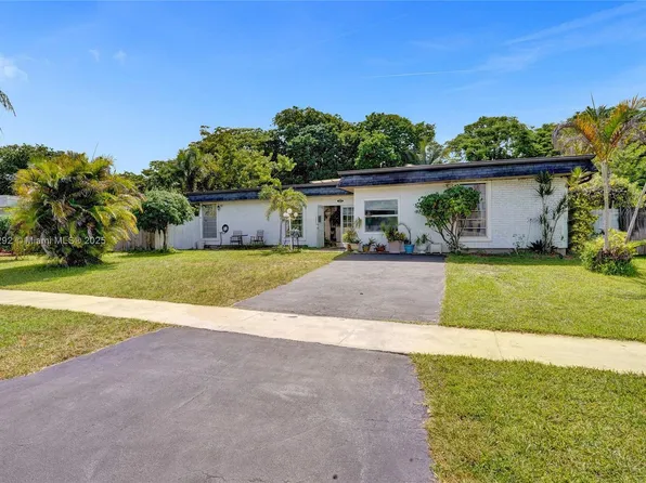 7811 NW 75th Ave, Tamarac, FL 33321