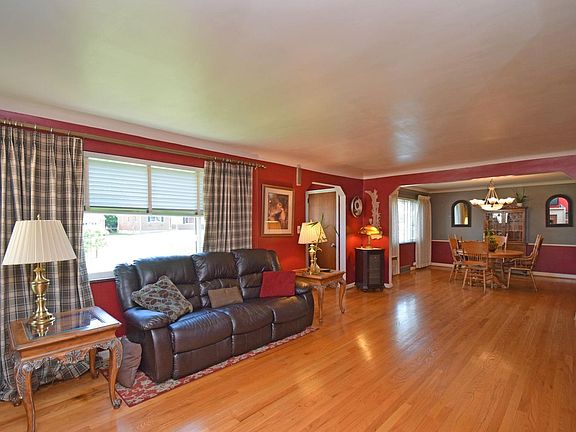 3rd image of 3842 Congreve Ave