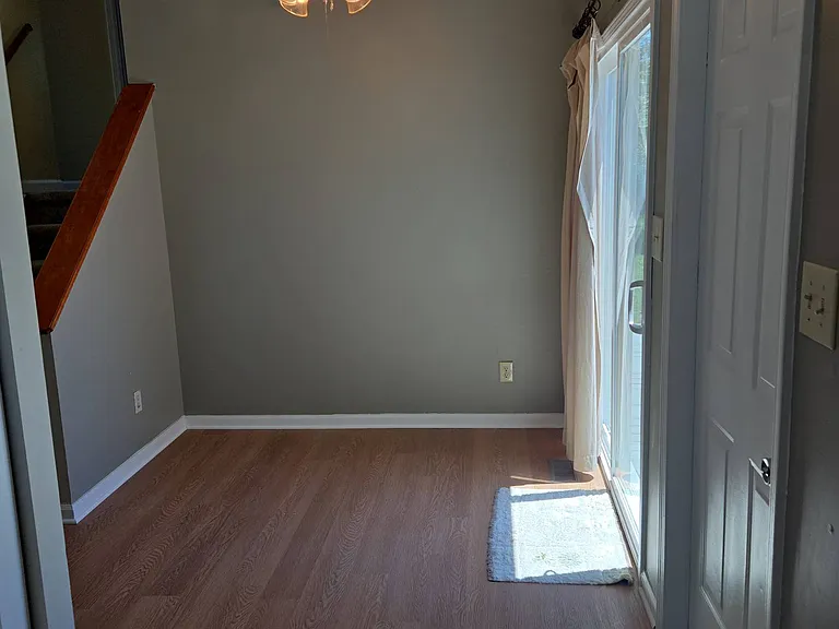 235 Meadow Glen Dr — Photo 11