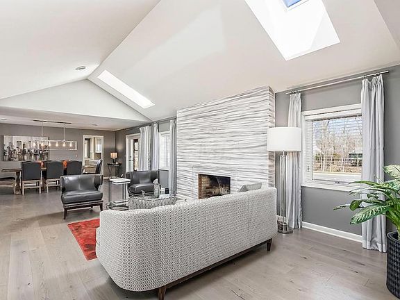 M 2727 Canterbury living room