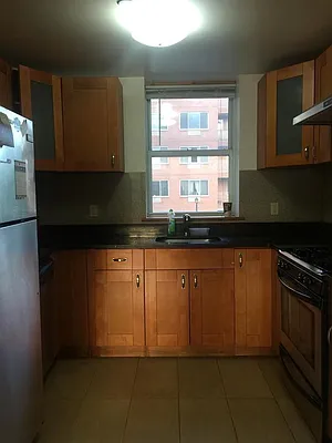 Sold by R New York | media 4