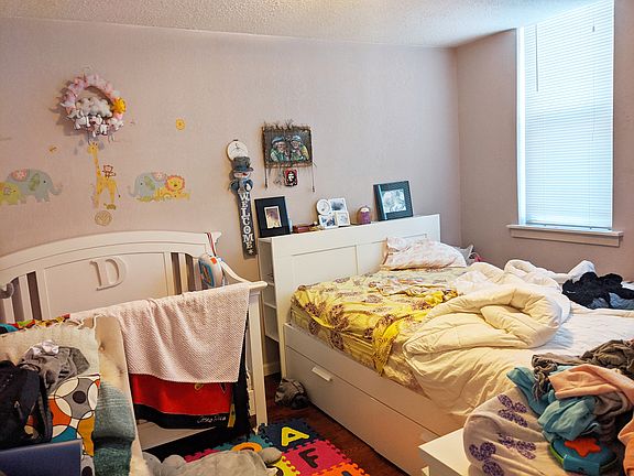 5th image of 2368 38th St APT 1R