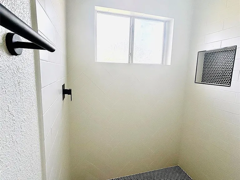 16246 Los Altos Dr — Photo 25